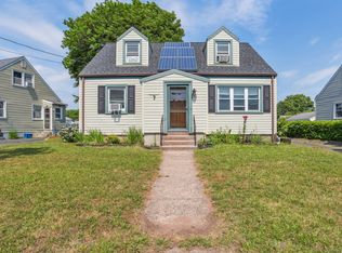 7 Stoddard Rd, East Haven, CT 06512