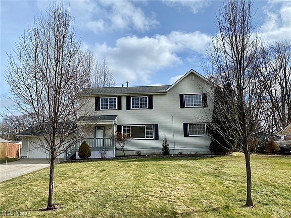 3rd image of 6231 Meadowbrook Dr
