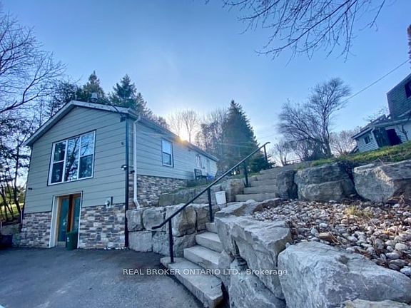 3rd image of 45 Wellington St #124