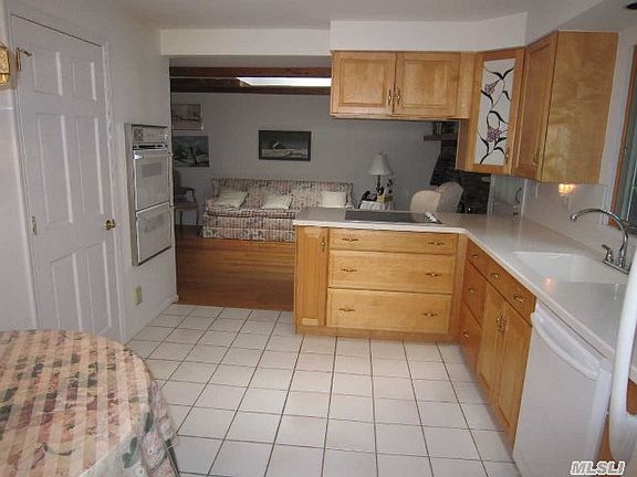 2nd image of 25 Swallow Ln