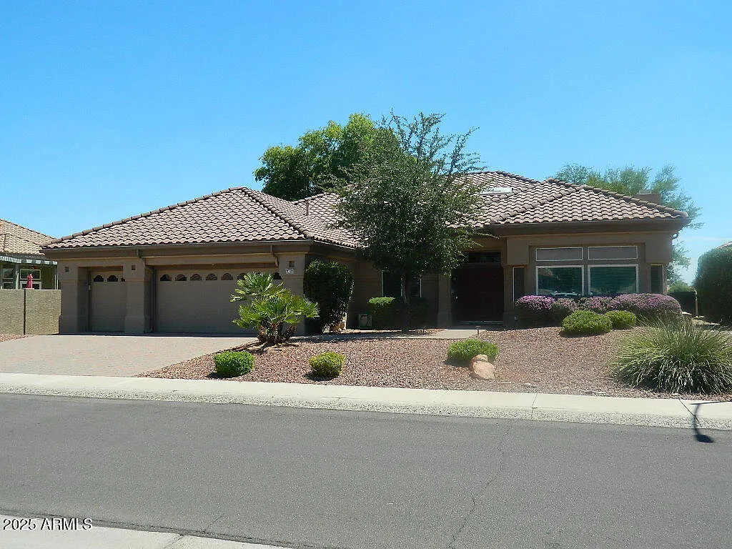 2 bed, 2.5 bath, 2448 sqft, $4,500 — Photo 1