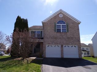 1220 Burrows Dr, Stewartsville, NJ