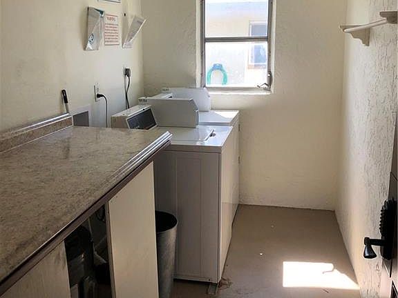 5th image of 630 SE 13th Pl Unit 1-7