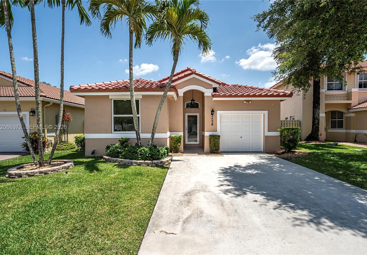 3 bed, 1317 sqft, $3,650 — Photo 1