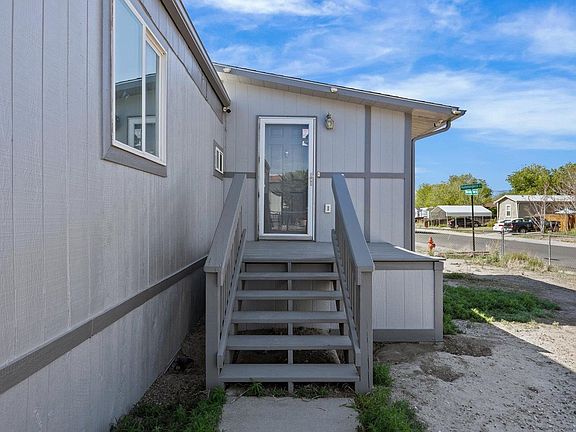 4th image of 3060 Hummingbird Ct
