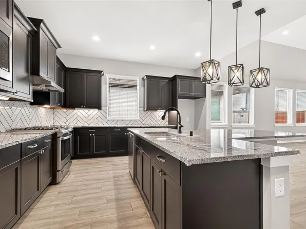 1923 Hickory Grove Ln, Tomball, TX 77375