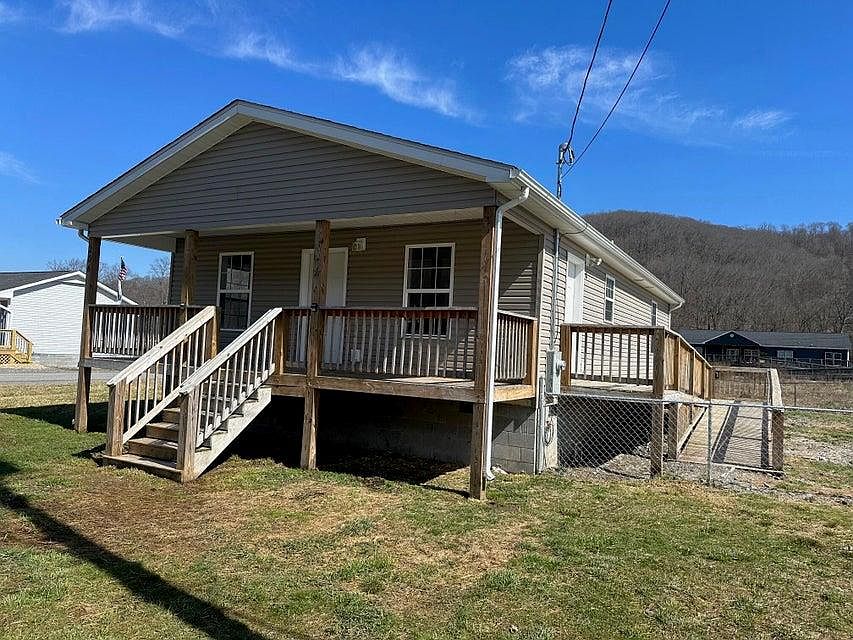 206 22nd St, Rainelle, WV 25962 | MLS #86707 | Zillow