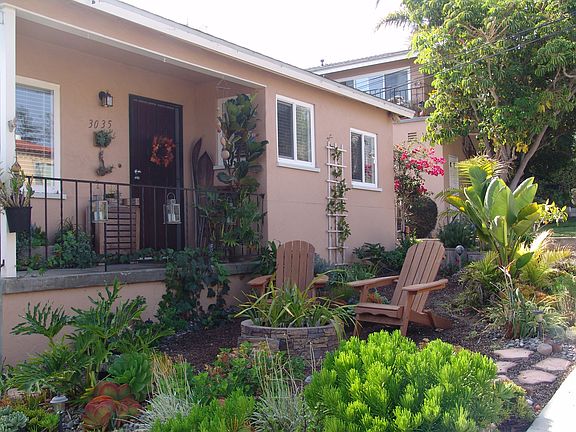 End unit with feeling of a little house