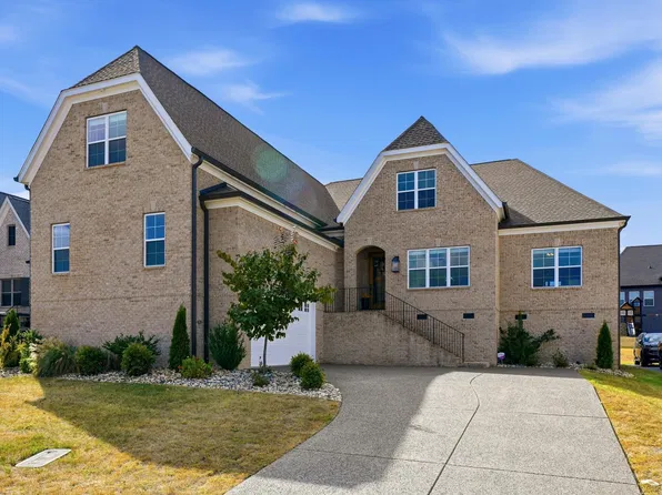 2037 Bocage Cir, Nolensville, TN 37135
