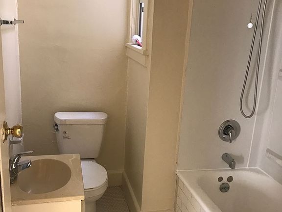 2nd image of 3057 Leeward Ave APT 13