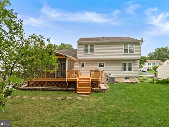 10163 Yorktown Way, Great Falls, VA 22066