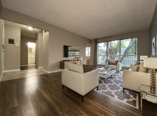 Oakmount Manor, Edmonton, AB T5H 3E1