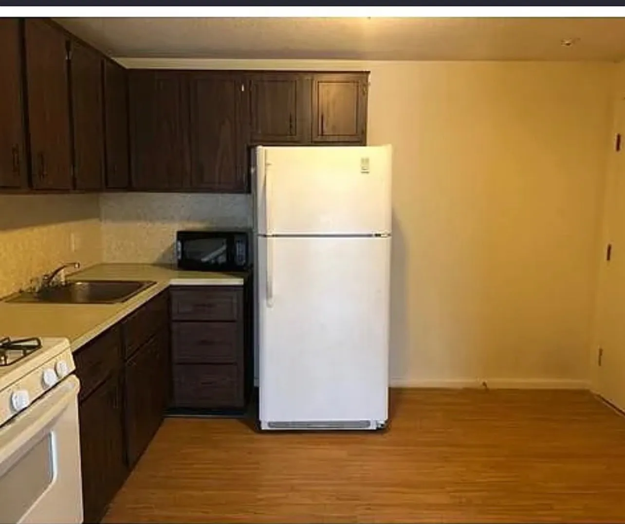 2 bed, 800 sqft, $1,900 — Photo 3