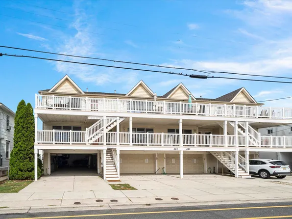 225 E Davis Ave #F, Wildwood, NJ 08260