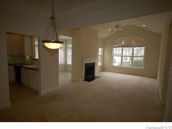3rd image of 10871 Casetta Dr