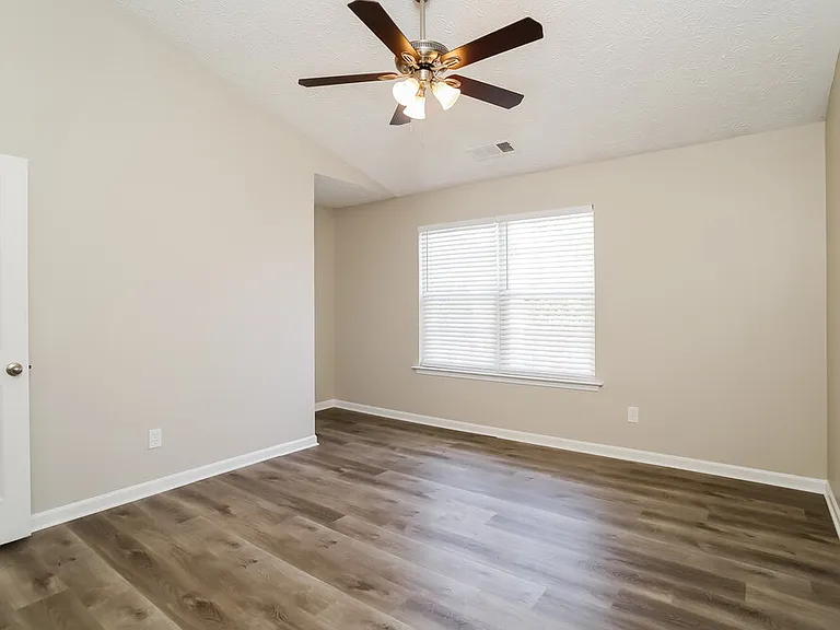 136 Oak Grove Pl — Photo 12