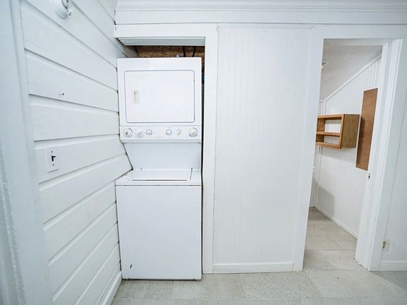4th image of 508 Critz St
