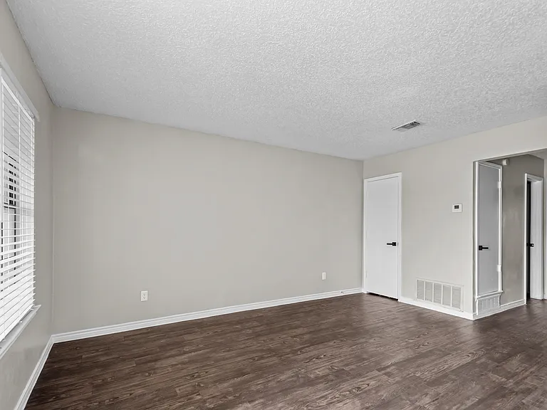 Kings Landing Apartments — Photo 5