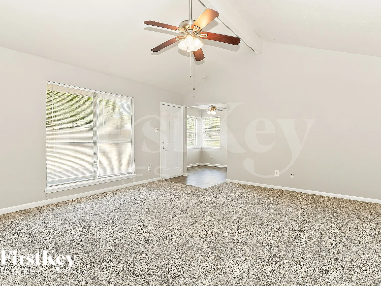 3 bed, 2.0 bath, 1454 sqft, $1,565 — Photo 3
