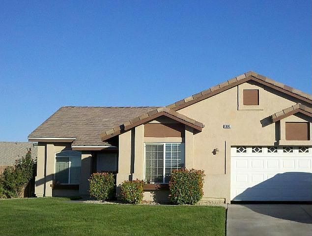 1st image of 16041 Knoll View Cir
