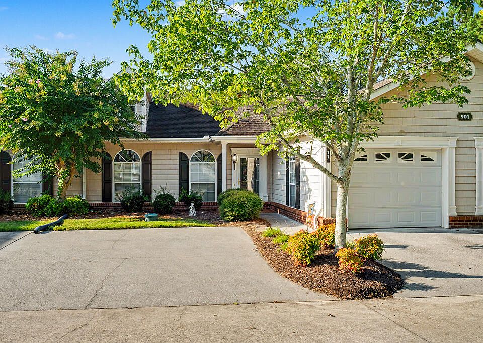 1st image of 901 W Summit Dr