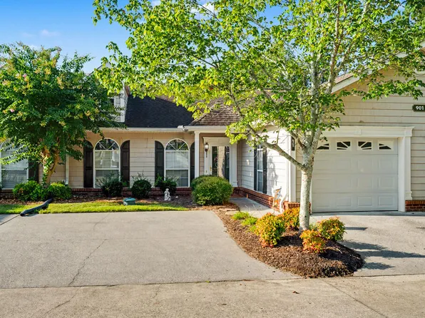 901 W Summit Dr, Dalton, GA 30721