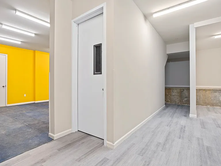 61 Delmonico Pl #1A — Photo 19