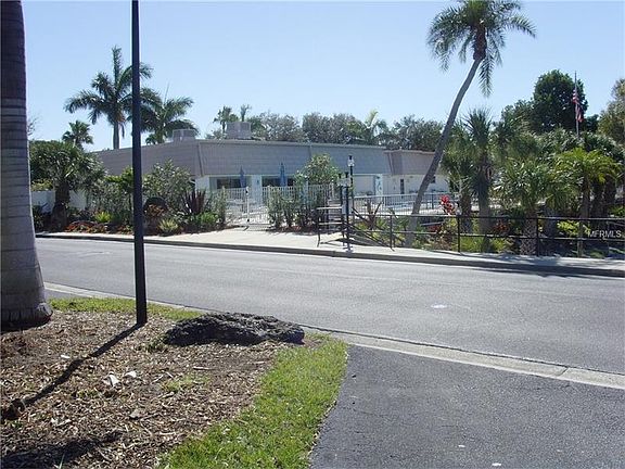 2nd image of 5441 Riverbluff Cir #V-85