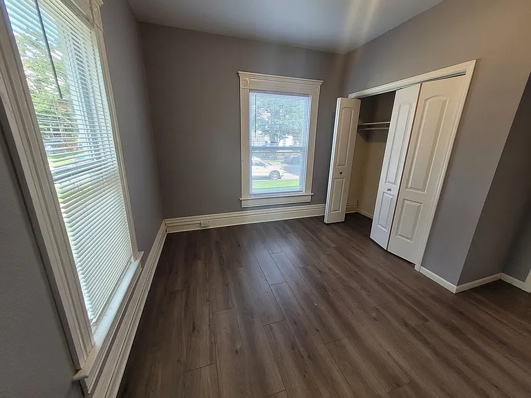 1507 Avon St — Photo 3