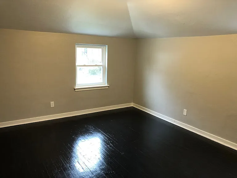 1567 Clark St — Photo 6