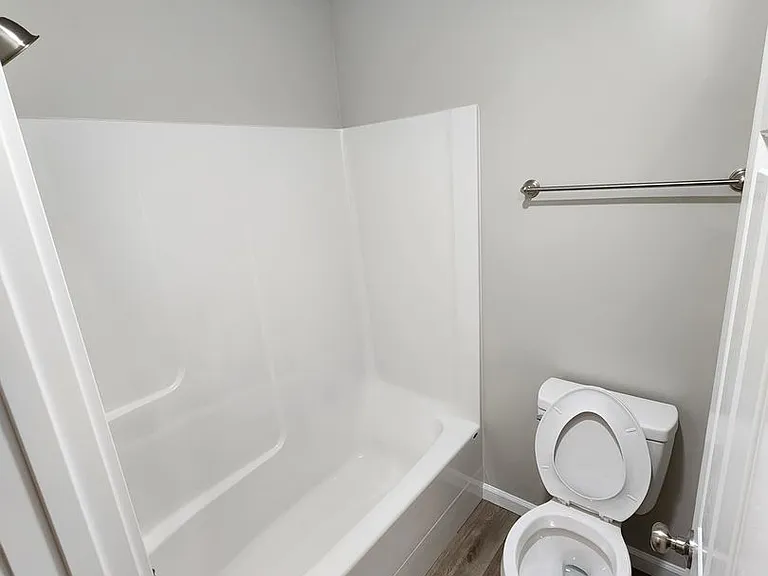 14916 Canyon Rd E — Photo 19