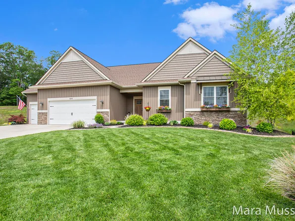 12815 Den Houter Valley Dr, Lowell, MI 49331