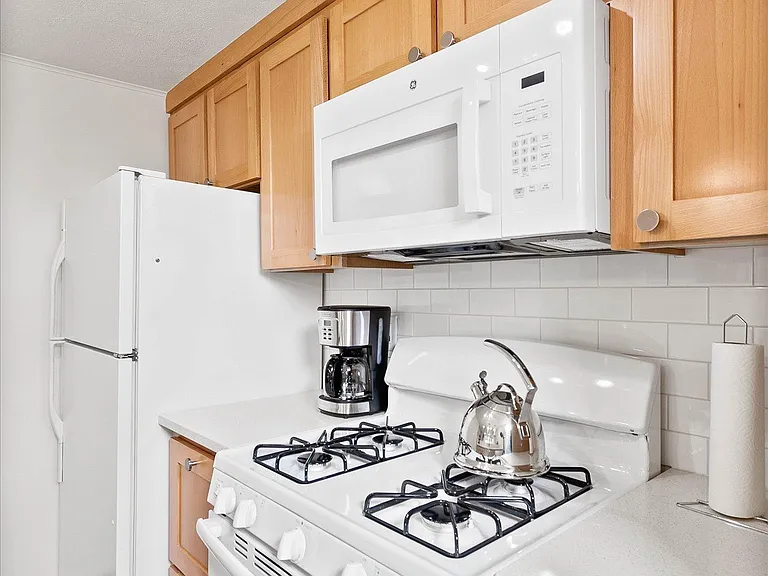 1208 S Elm St #A — Photo 16