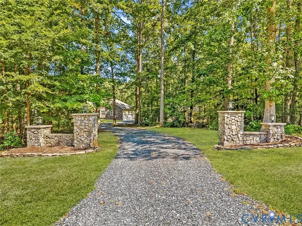 6126 Autumn Bluff Rd, Powhatan, VA 23139