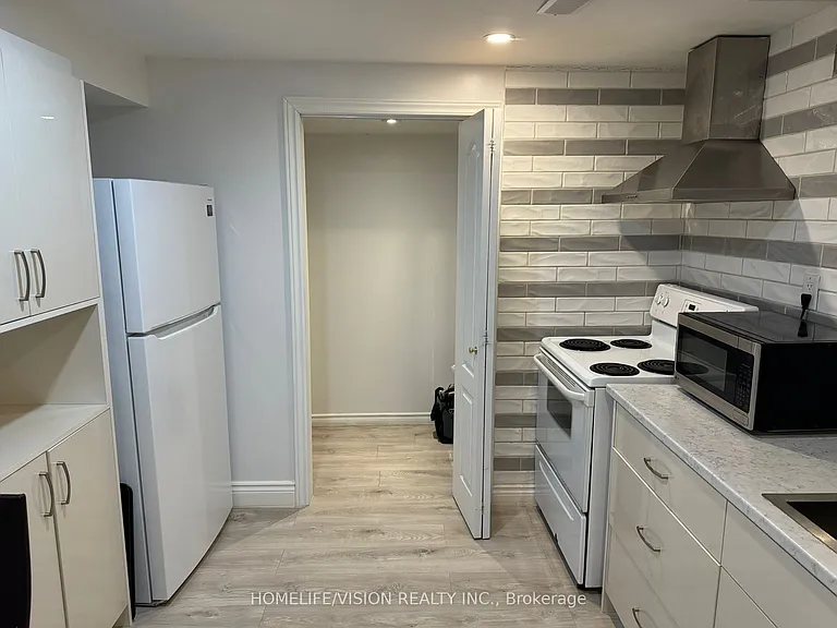 133 Austinpaul Dr #LOWER — Photo 12