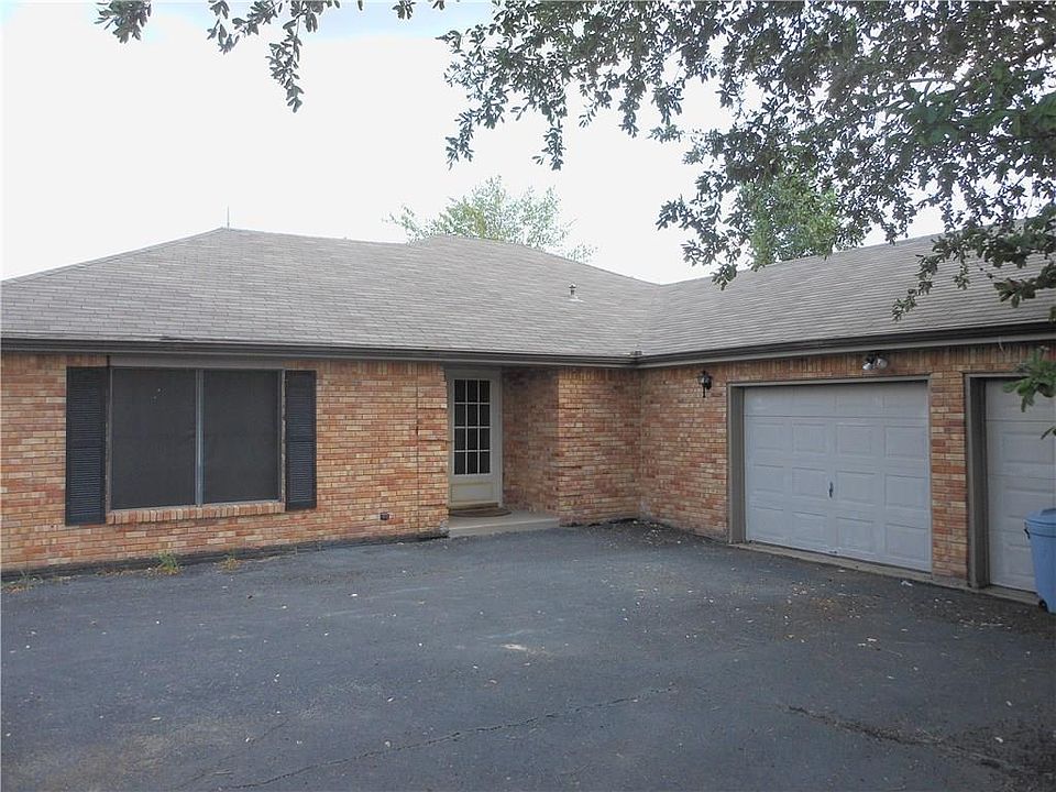 1st image of 145 Luna Cir