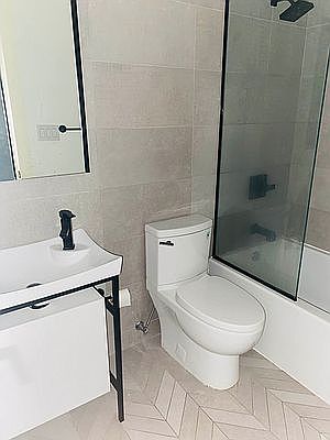 4th image of 823 Saint Johns Pl APT 2B