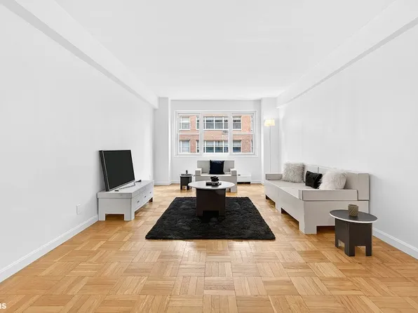 315 E 69th St APT 6L, New York, NY 10021