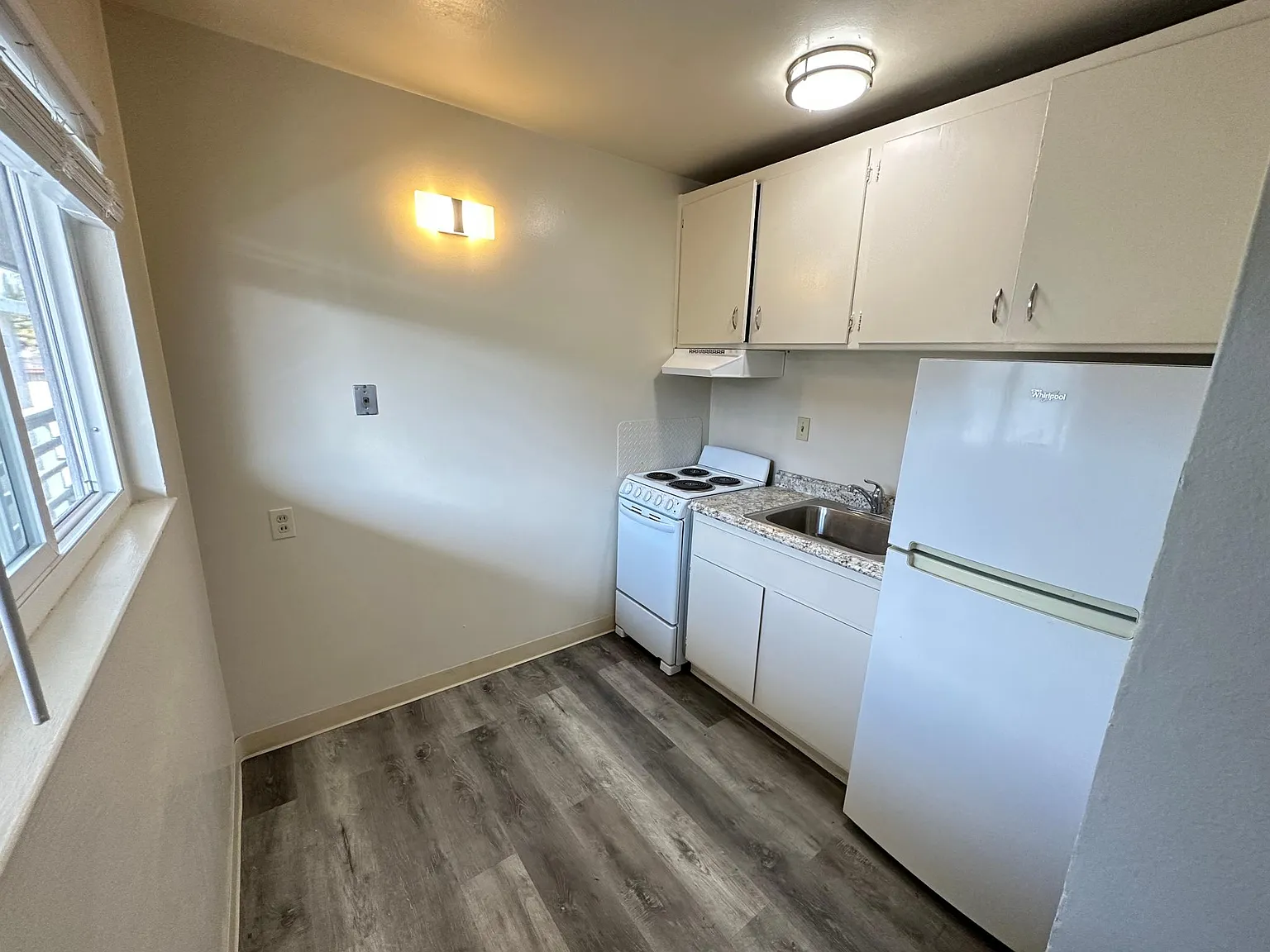Studio, 400 sqft, $1,795 — Photo 2