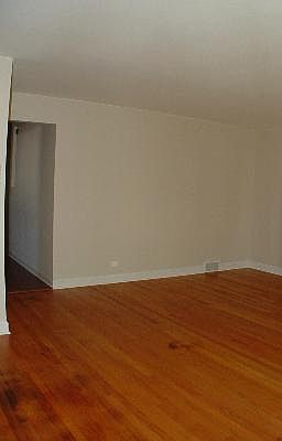 4th image of 4831 Oak Center Dr