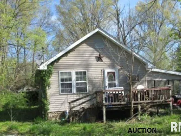 6261 2nd St, Benton, IL 62812