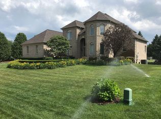 5948 Lakepoint Ct, Washington, MI 48094