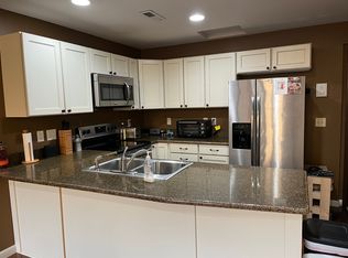 205 Bluff St APT 2C, Dubuque, IA 52001