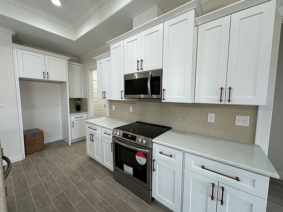 3rd image of 3123 Maplewood Dr