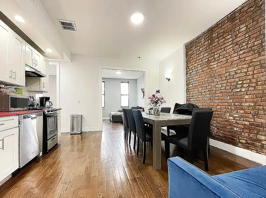 734 De Kalb Avenue — Photo 1