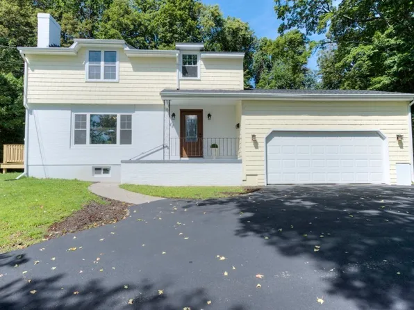 48 Central St, Auburn, MA 01501