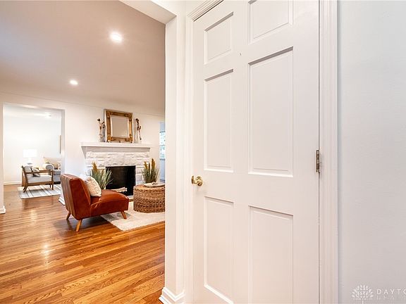 3rd image of 6993 Bramble Hill Dr