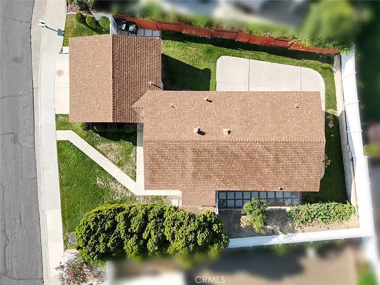 5725 Clearwater Dr — Photo 10