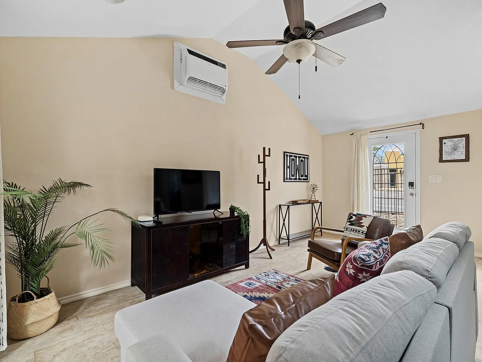 1 bed, 1.0 bath, 675 sqft, $2,100 — Photo 4