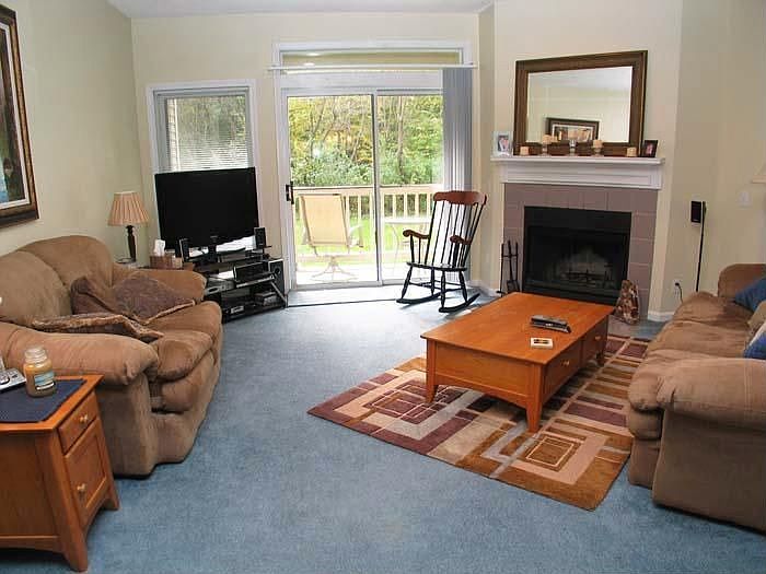 1st image of 76 Bradford Commons Ln